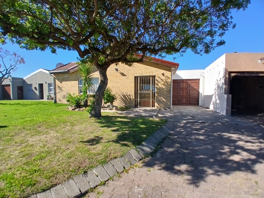 3 Bedroom Property for Sale in Silversands Western Cape